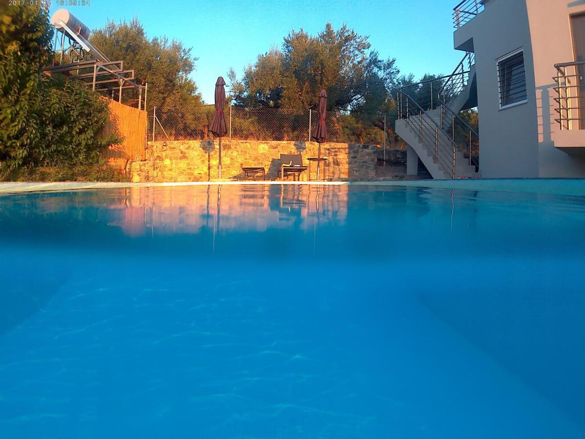 Evilenia Luxury Apartments Kalamata Exterior foto