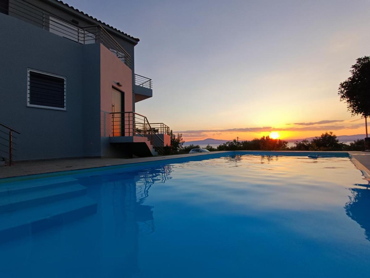 Evilenia Luxury Apartments Kalamata Exterior foto